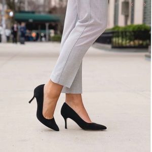 Ally Shoes NYC Classic Suede Pump US 7.5 EURO 38 Black Comfort Heels Pointed Toe